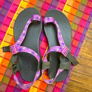 Chaco Sandals Pink Purple Geometric rare pattern - Women’s size 9